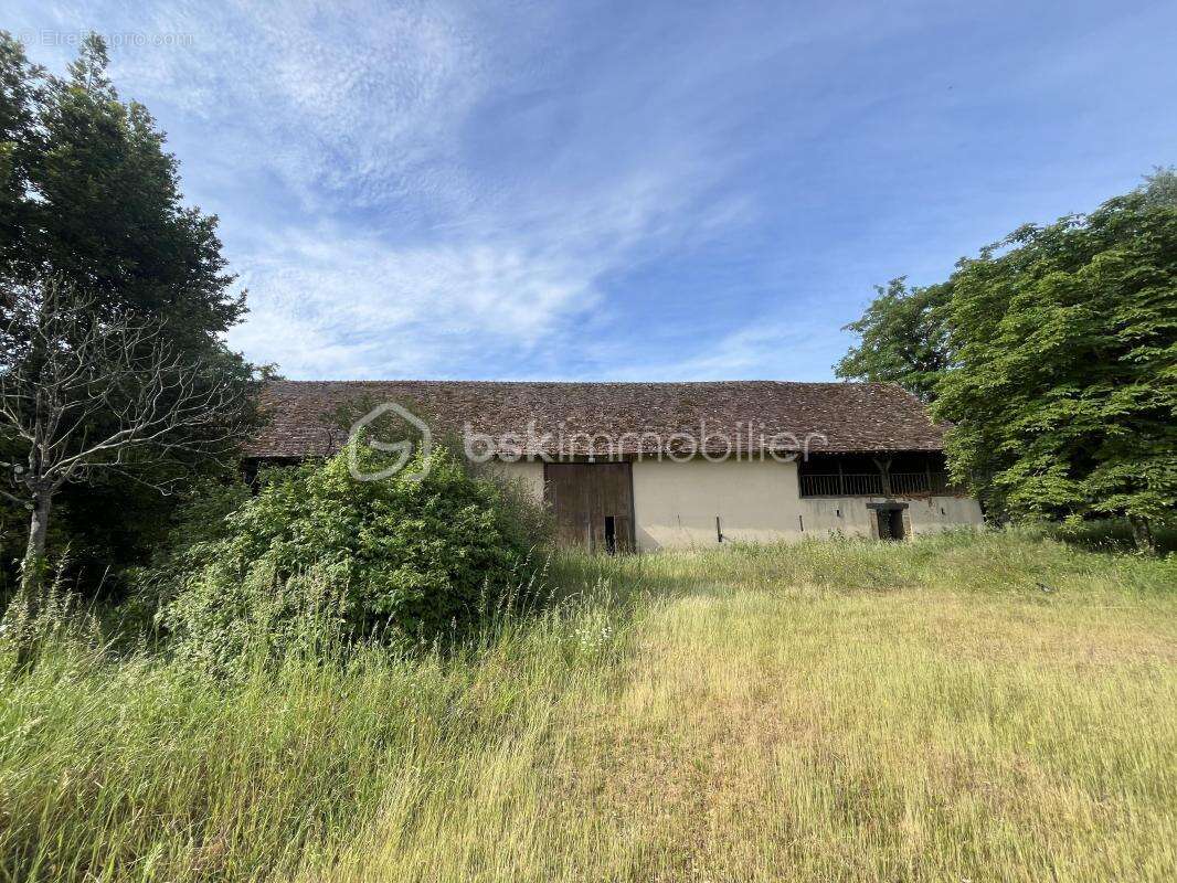 Maison 170m2 avec bâtiment annexe et dépendances sur 1,6 Ha - photo 6