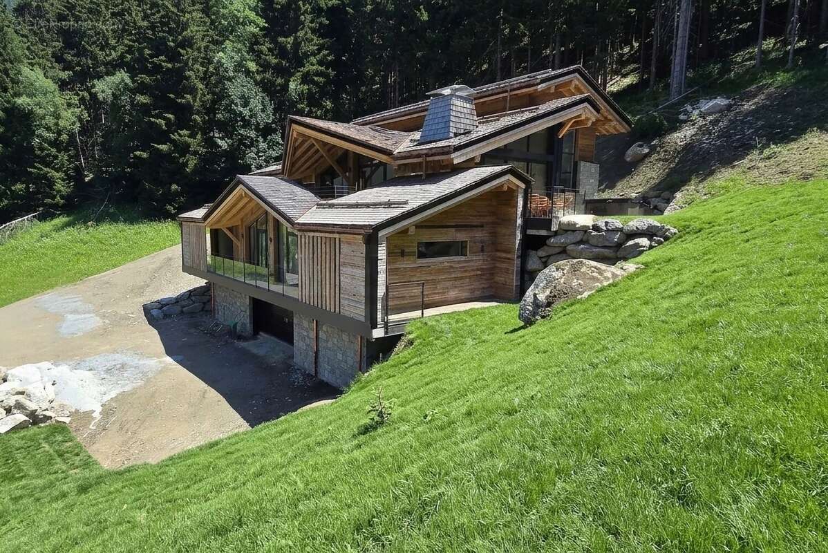 CHAMONIX – Chalet de luxe avec une piscine - photo 2