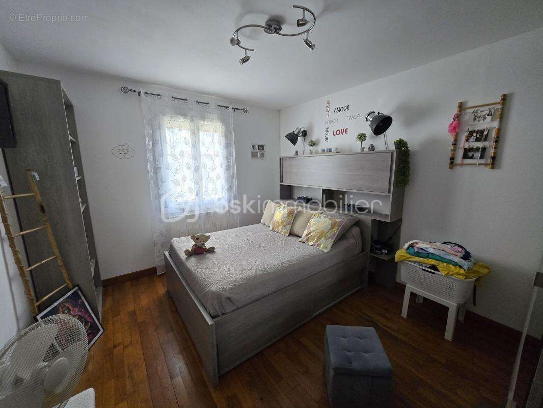 Maison à CERCY-LA-TOUR