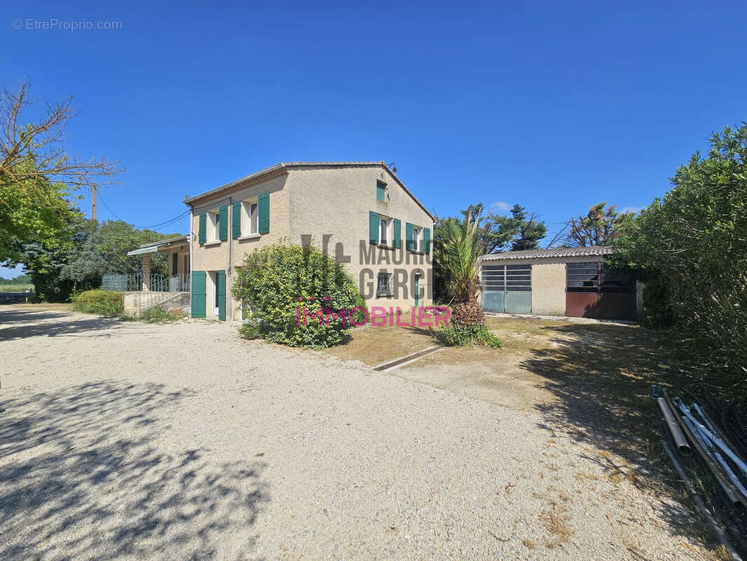 Maison à PERNES-LES-FONTAINES