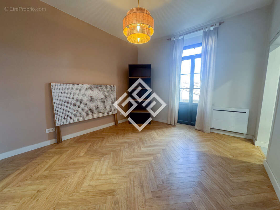 Appartement T4 centre ville avec terrasse, garage, bureau - photo 10