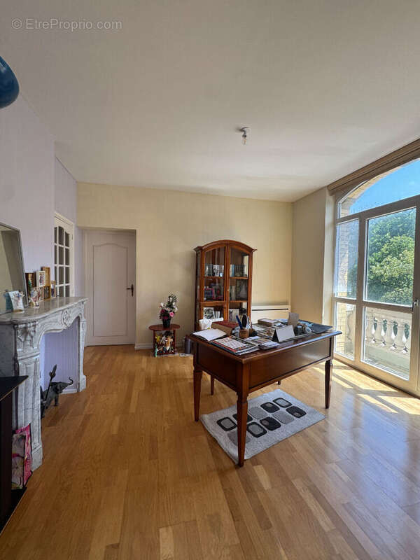 Au coeur de la ville - superbe appartement haussmannien avec ascenseur - photo 3