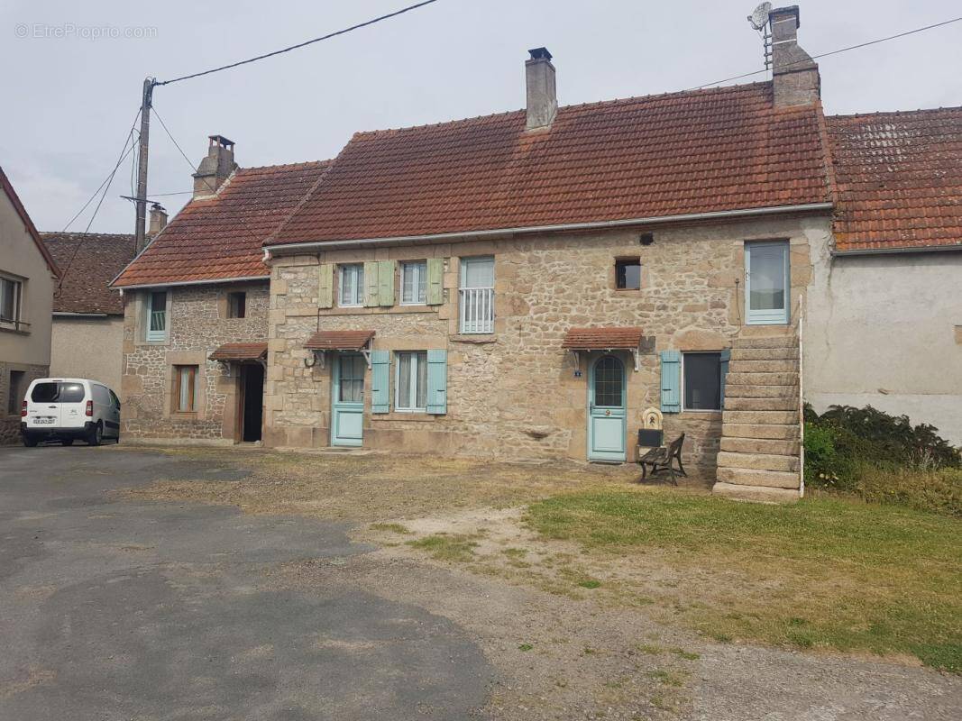 Maison à MALLERET-BOUSSAC
