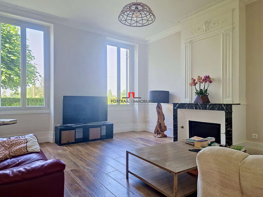 Maison 303 m² à Bayon-Sur-Gironde  - photo 6