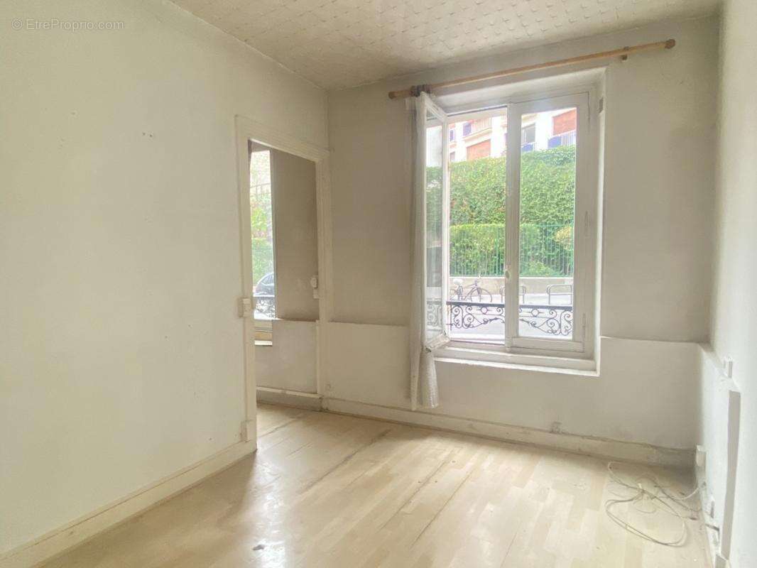 Belleville : 2 pièces de 22 m² à rénover - photo 4