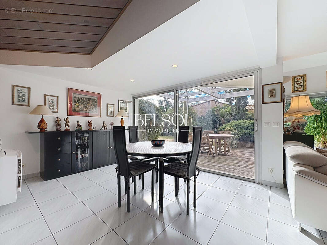 Maison 125 m² à Saint-Cyprien  - photo 9
