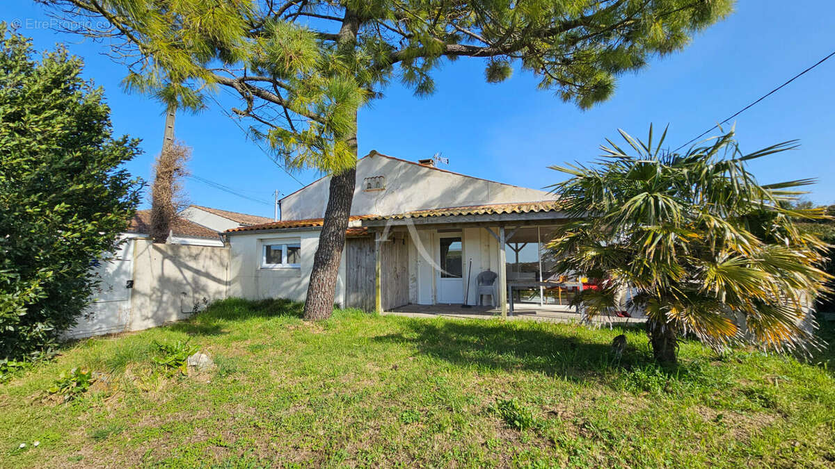 Maison à PORT-DES-BARQUES