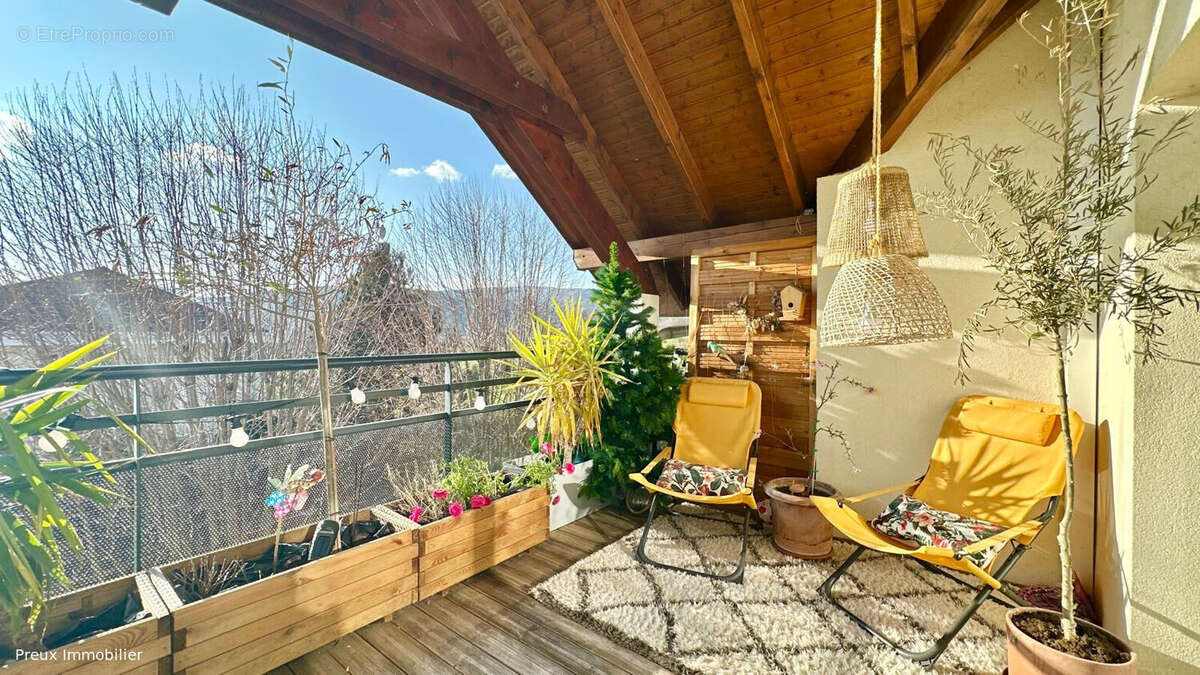 Appartement à PRINGY