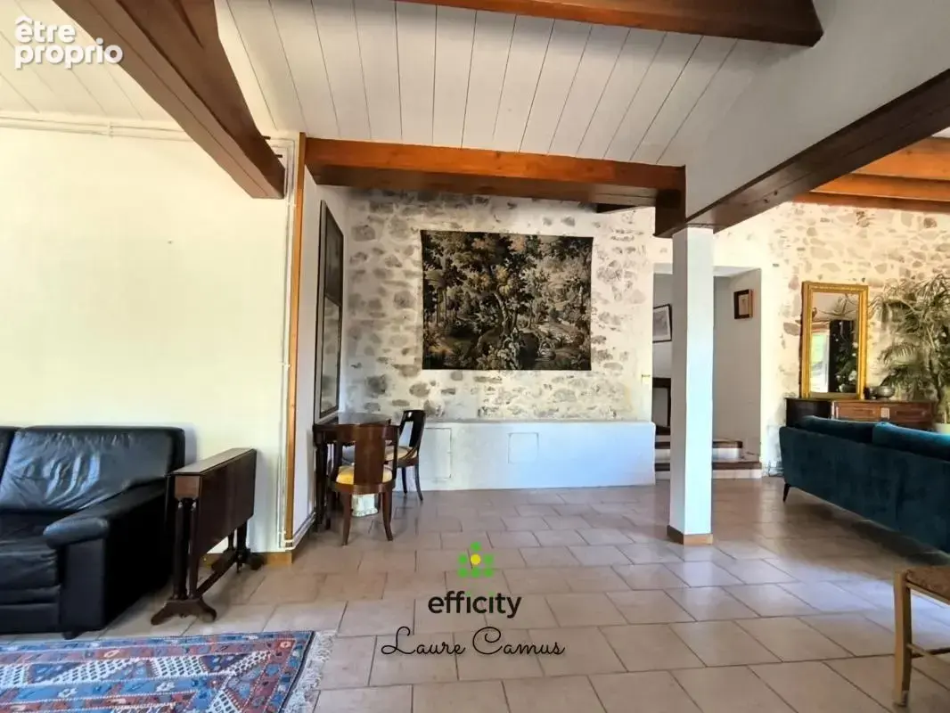 Maison 7 pièces 192 m² à vendre à Saint-Avaugourd-Des-Landes (85540) - photo 2