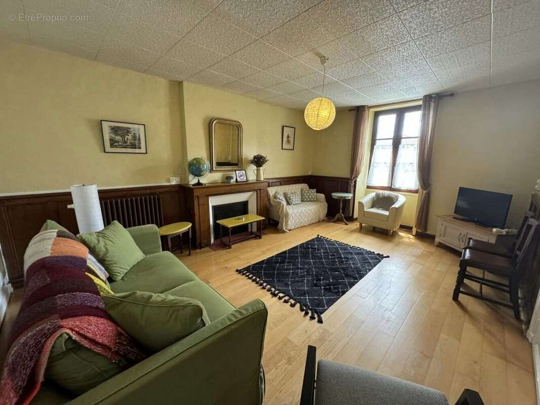 Maison à CHATEAUPONSAC