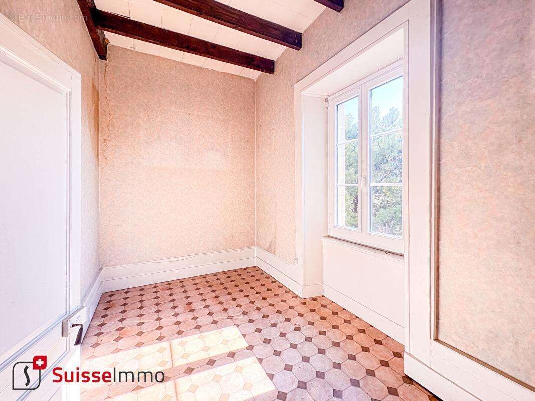 Maison de maître située à Morteau 11 pièce(s) 171.56 m2 - photo 7