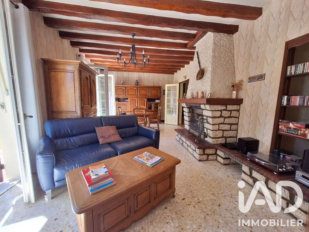 Maison 135 m² à La Couture-Boussey  - photo 8