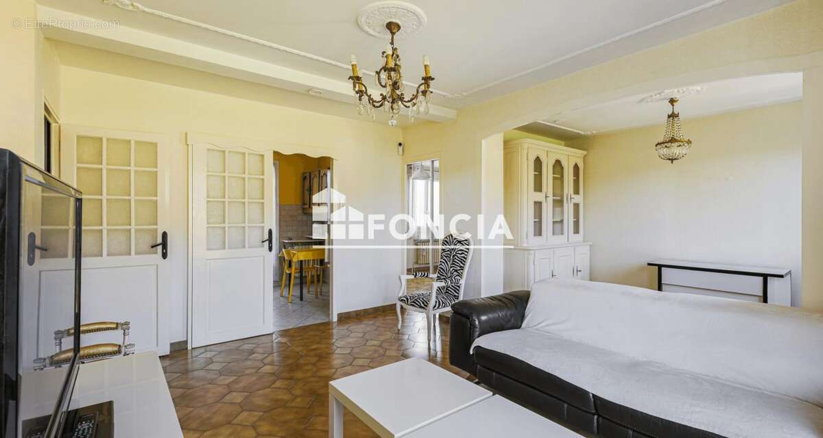 Appartement à SAINT-MARTIN-D'HERES