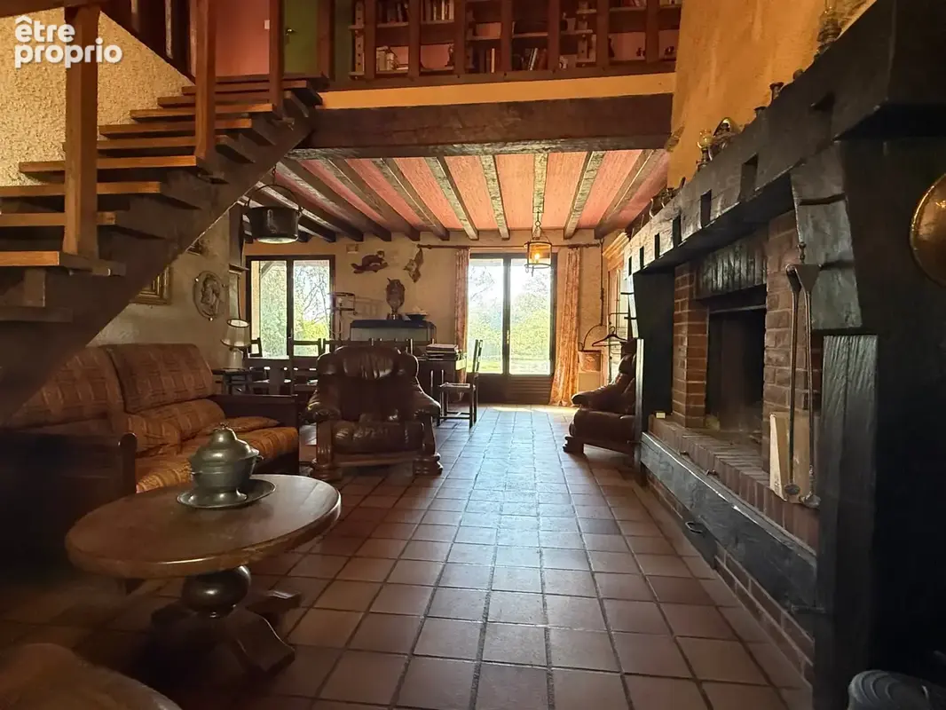 Maison 9 pièces 208 m² à vendre à Thevet-Saint-Julien (36400) - photo 5