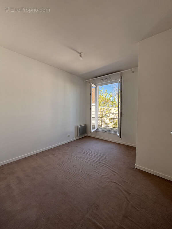 Appartement à EZANVILLE