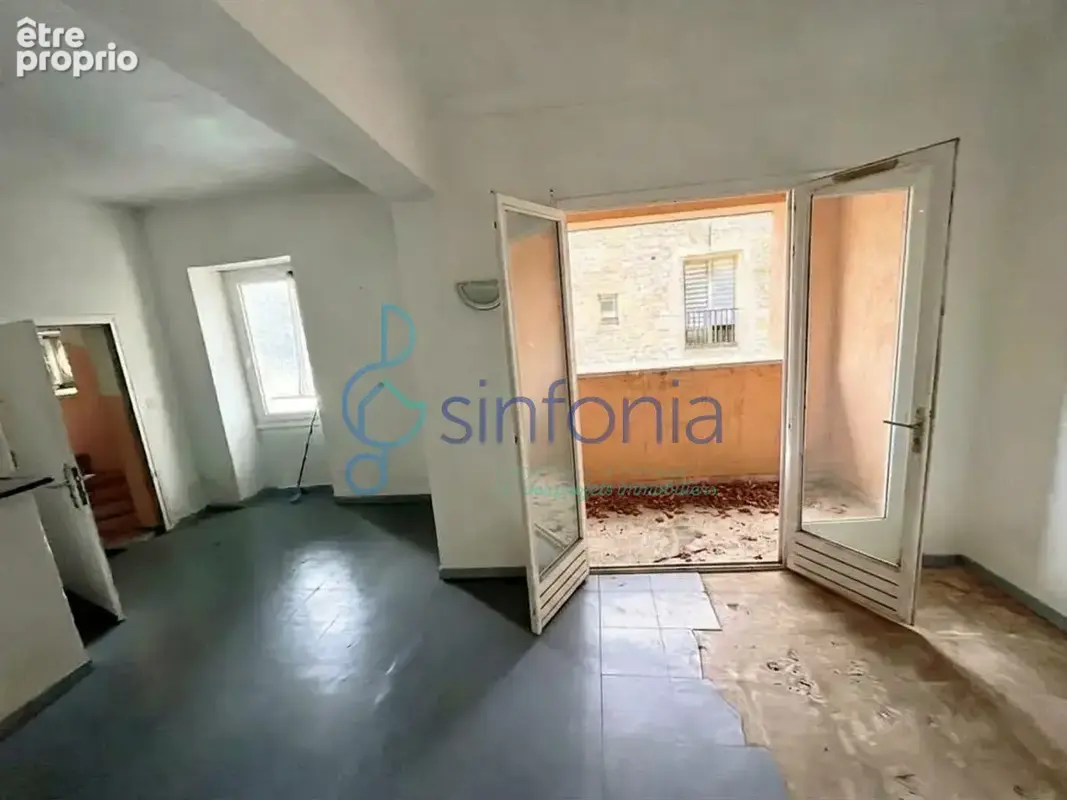 Vente appartement dernier étage T5 de 110 m2 : 3 chambres, 2 pièces de vie lumineuses et de beaux volumes. Ba - photo 7