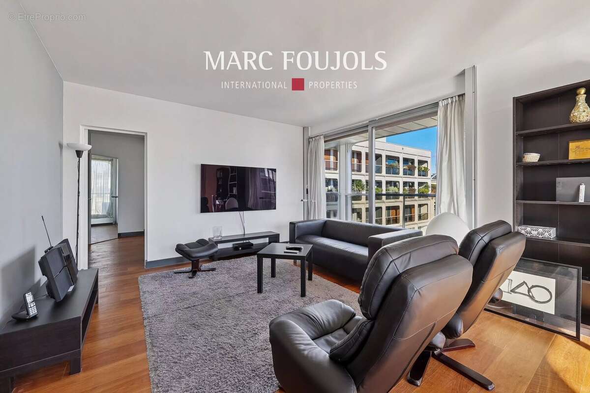 Appartement à PARIS-16E