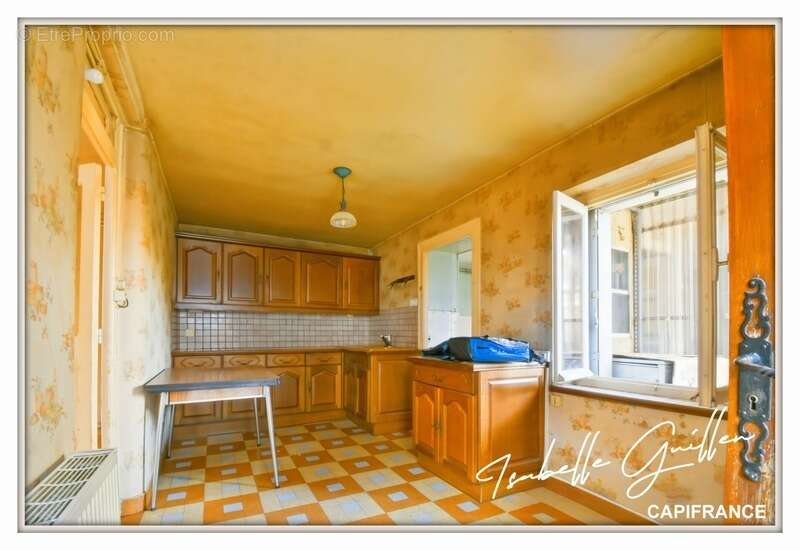 Maison à LE CHATELET