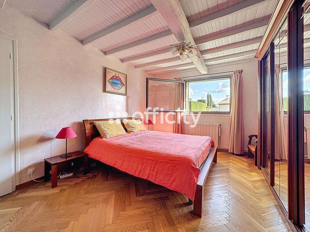 Maison à NEUVILLE-SUR-SAONE