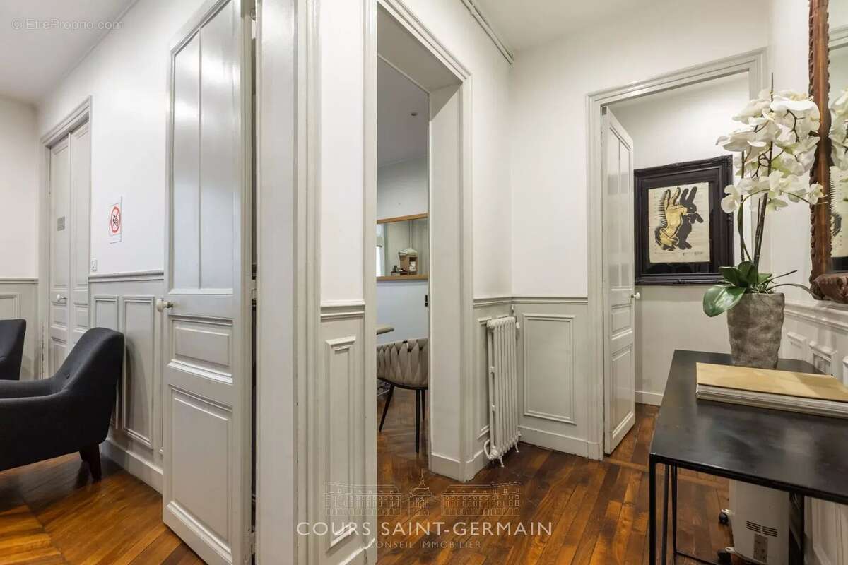 Appartement à PARIS-16E