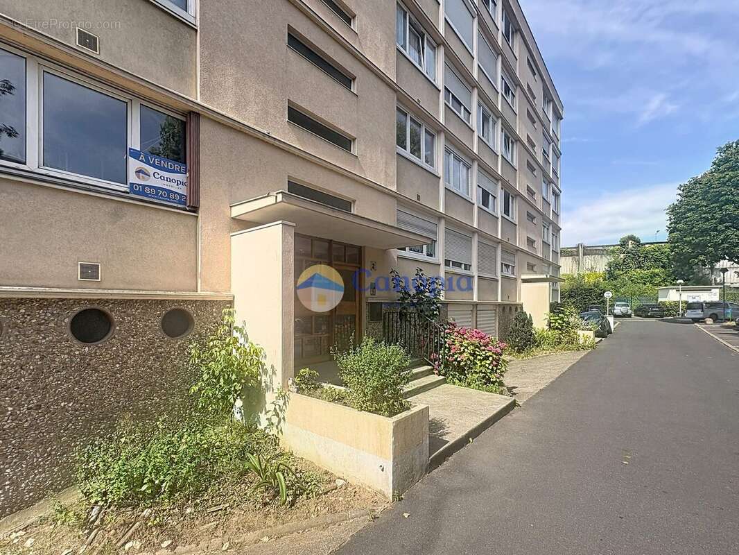Appartement à L'HAY-LES-ROSES