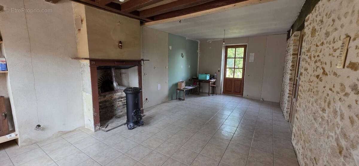 Maison à SAINT-CIVRAN