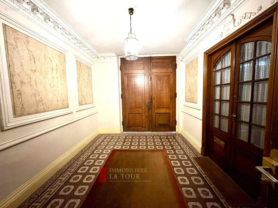 Appartement à PARIS-17E