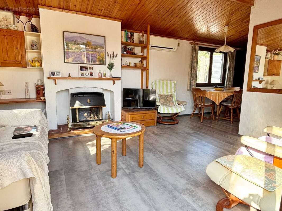 Maison à ROQUEBRUNE-SUR-ARGENS