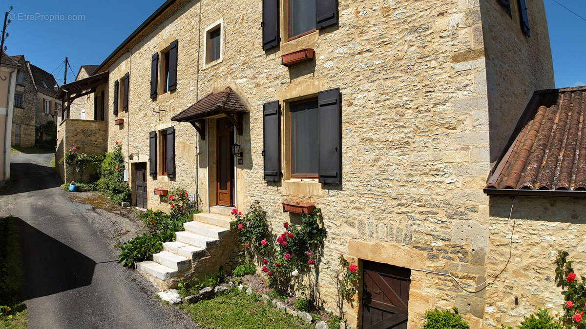 Maison à GOURDON