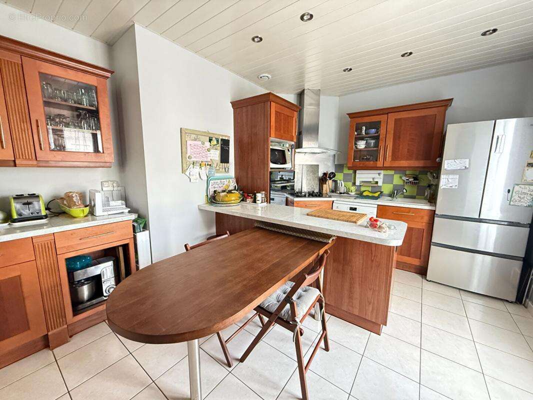 Maison à SAINT-YRIEIX-SUR-CHARENTE