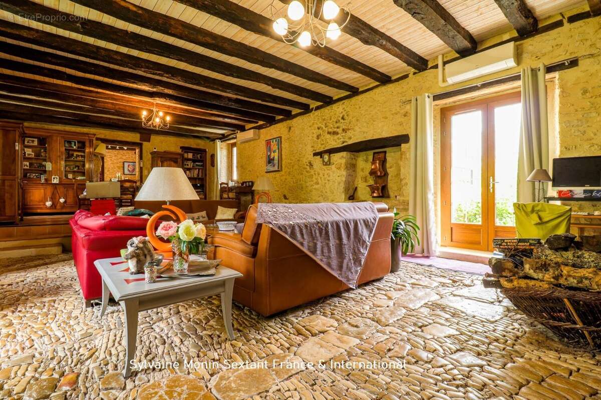 Superbe domaine de caractère du XVIIIe siècle sur 4 hectares avec piscine, maison d'amis et dépendances - photo 10