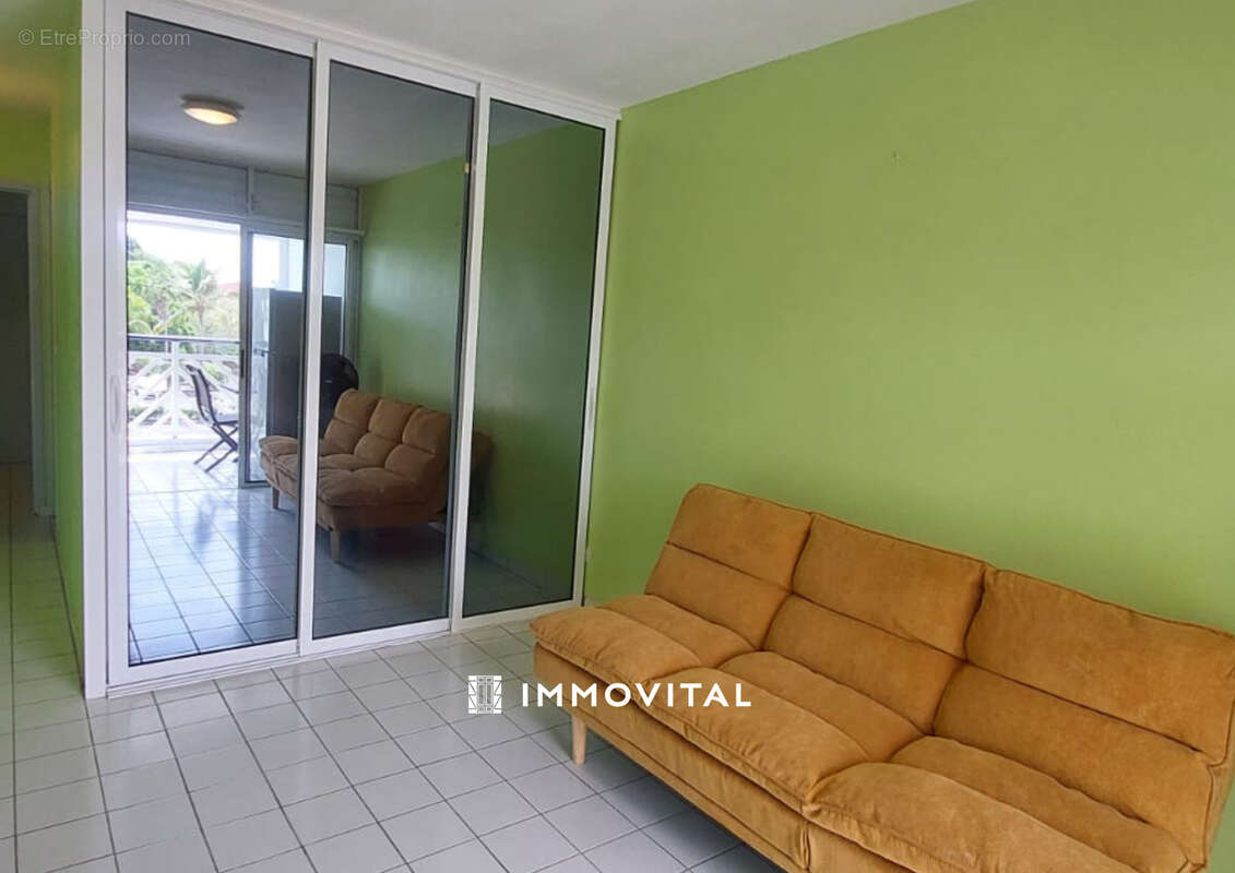 À VENDRE   Studio avec petite vue mer   Résidence sécurisée au Moule - photo 4