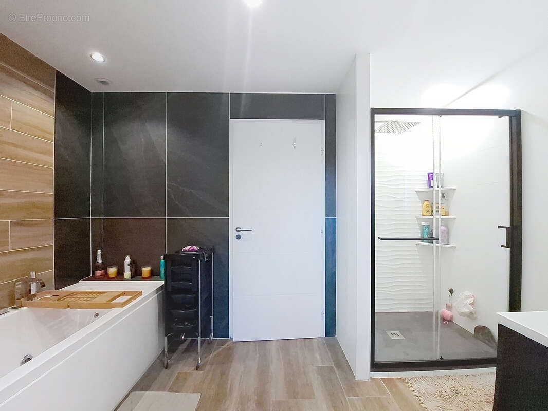 Appartement à RIVES