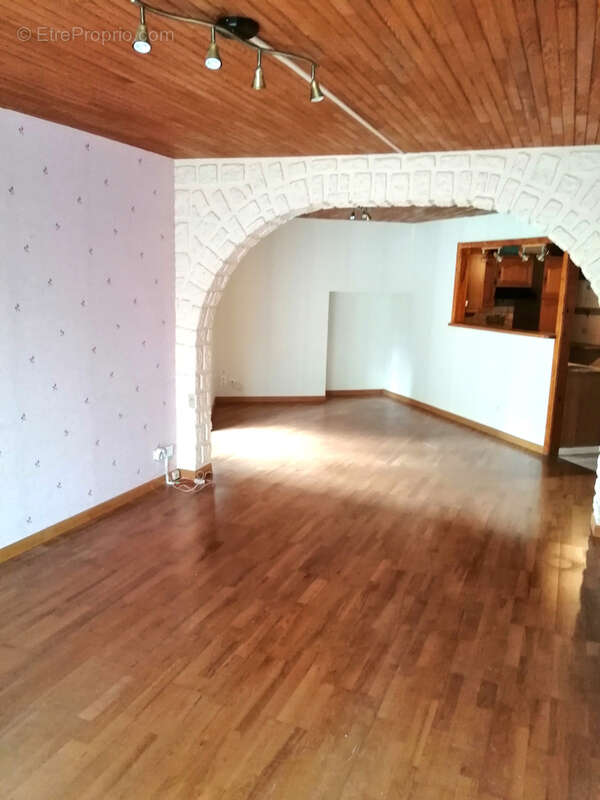 Maison à CLERVAL