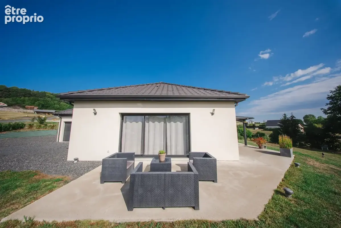 Maison 123 m² à Saint-Bonnet-Pres-Orcival  - photo 6