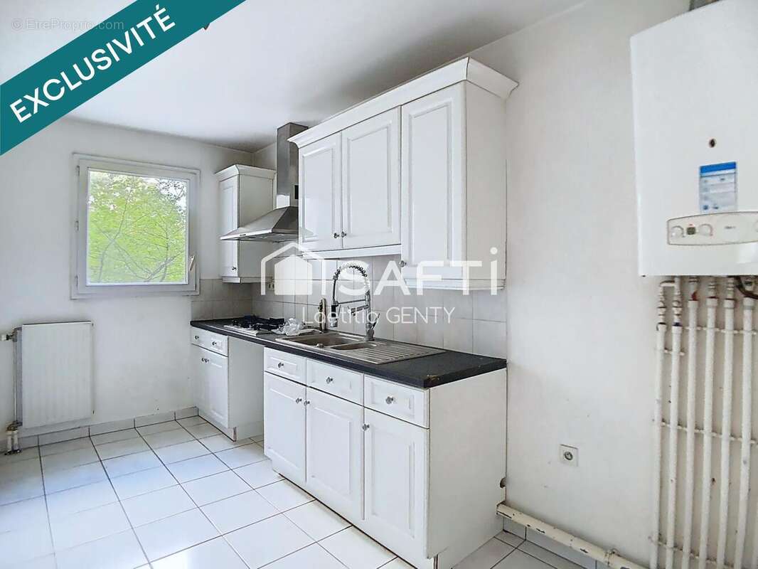 Appartement 81 m² à Colombes  - photo 2