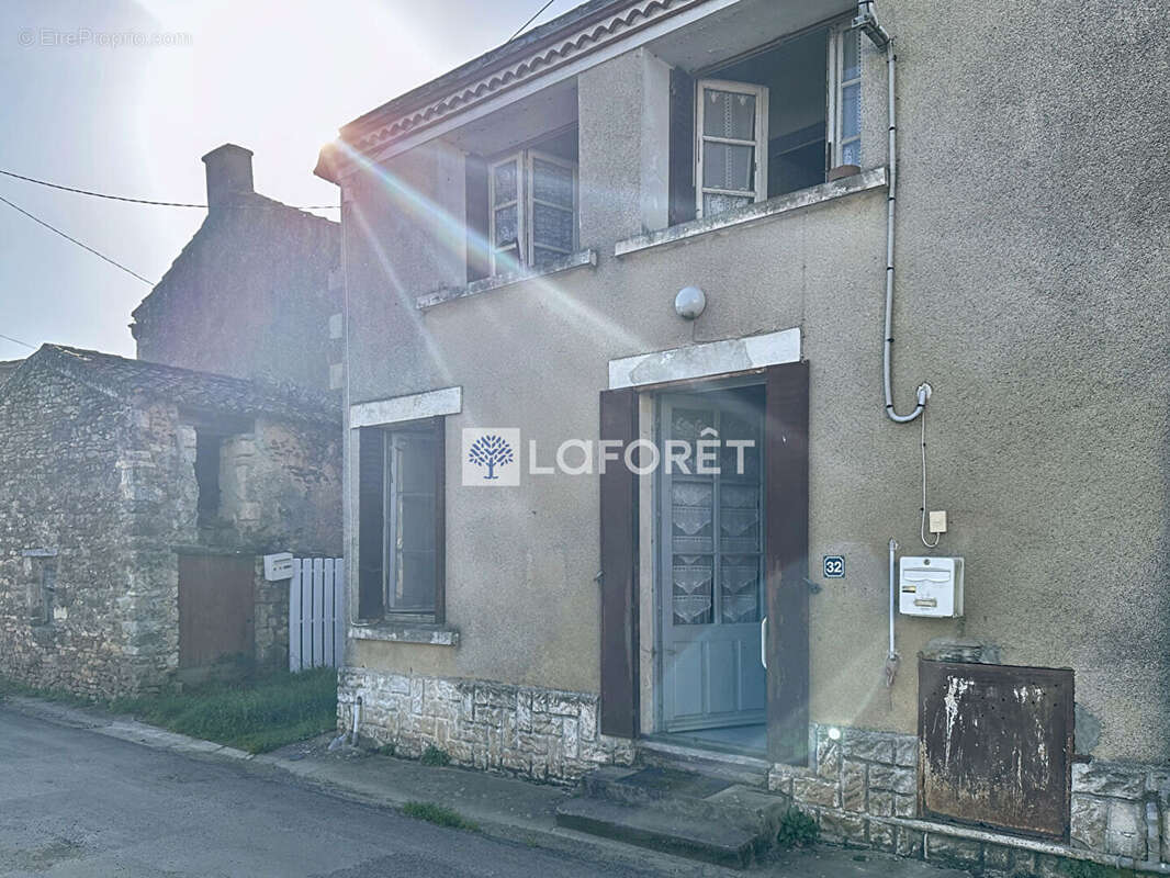 Maison à SAINT-JOUIN-DE-MARNES