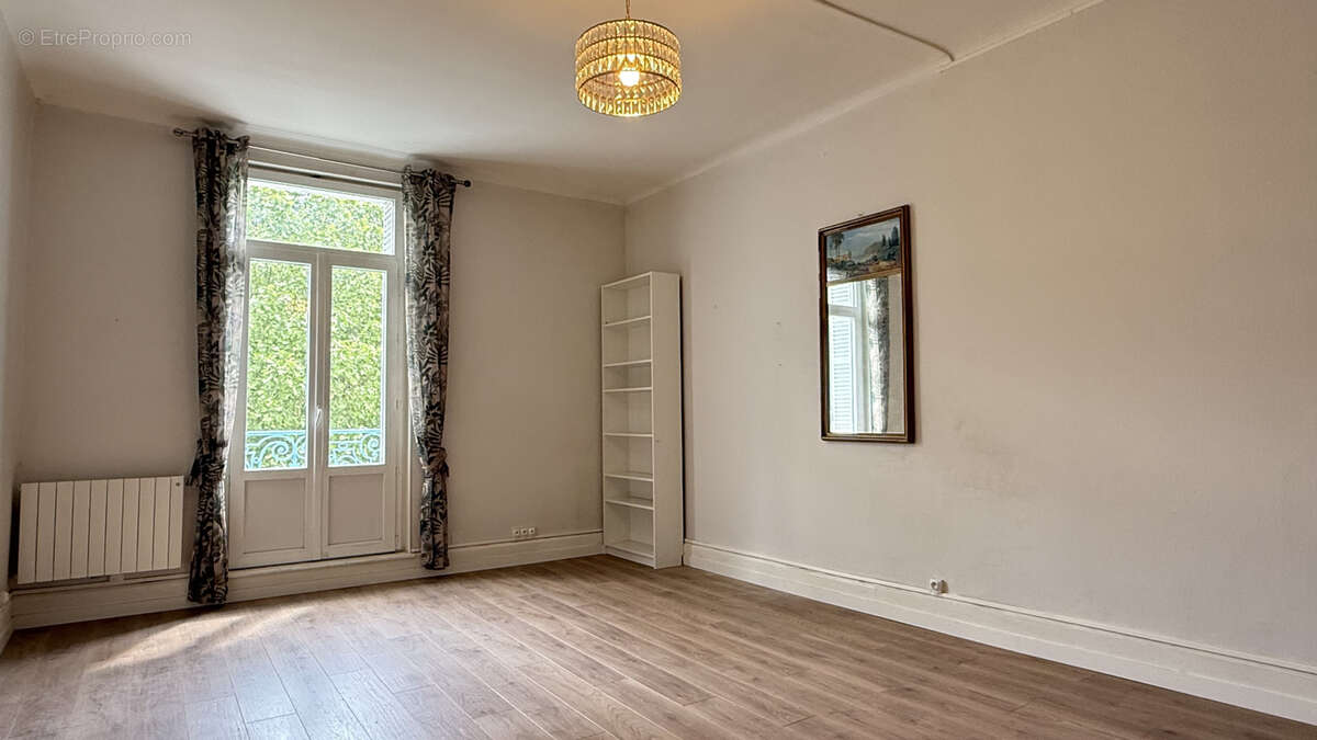 Appartement T3 face au parc des Sources avec balcon et ascenseur - photo 14