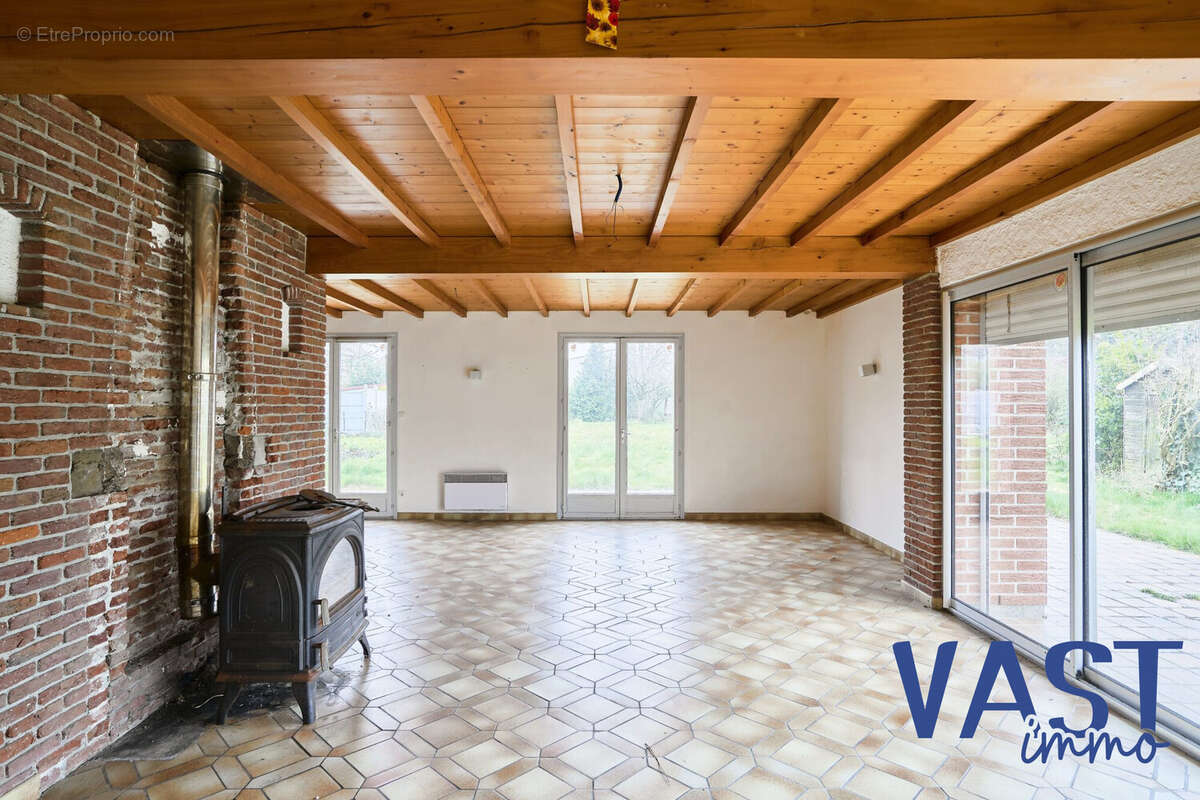 Maison à NEUVILLE-EN-FERRAIN