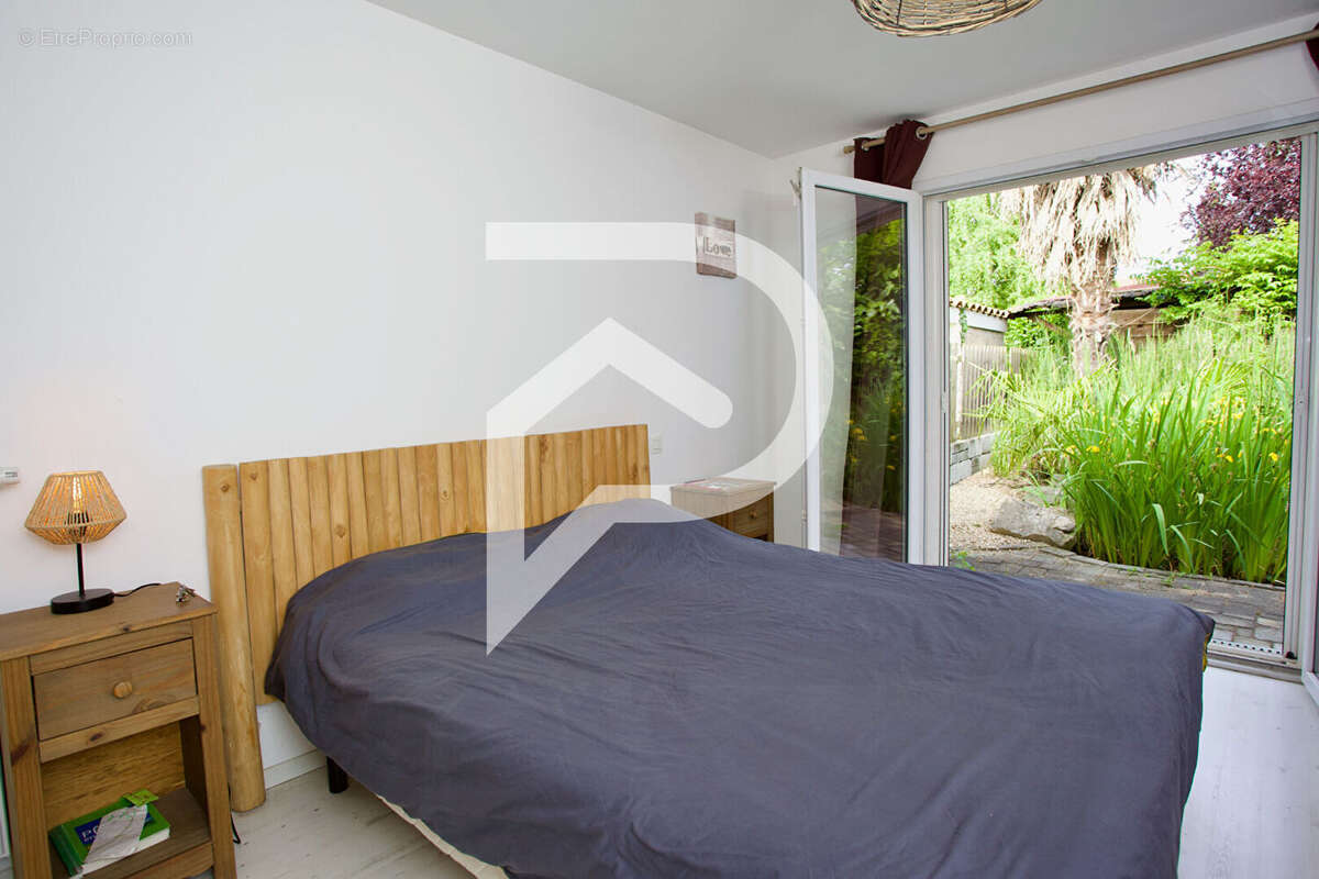 Maison à ARS-SUR-FORMANS