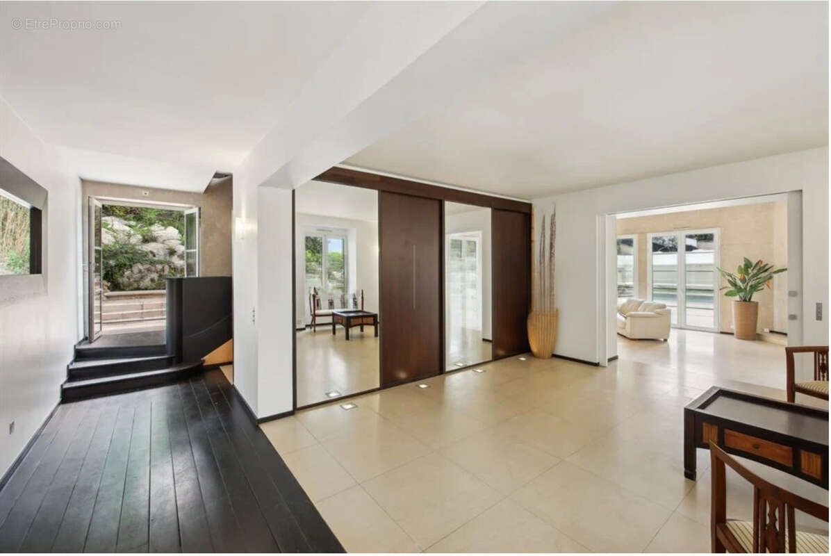 Maison à LA CELLE-SAINT-CLOUD