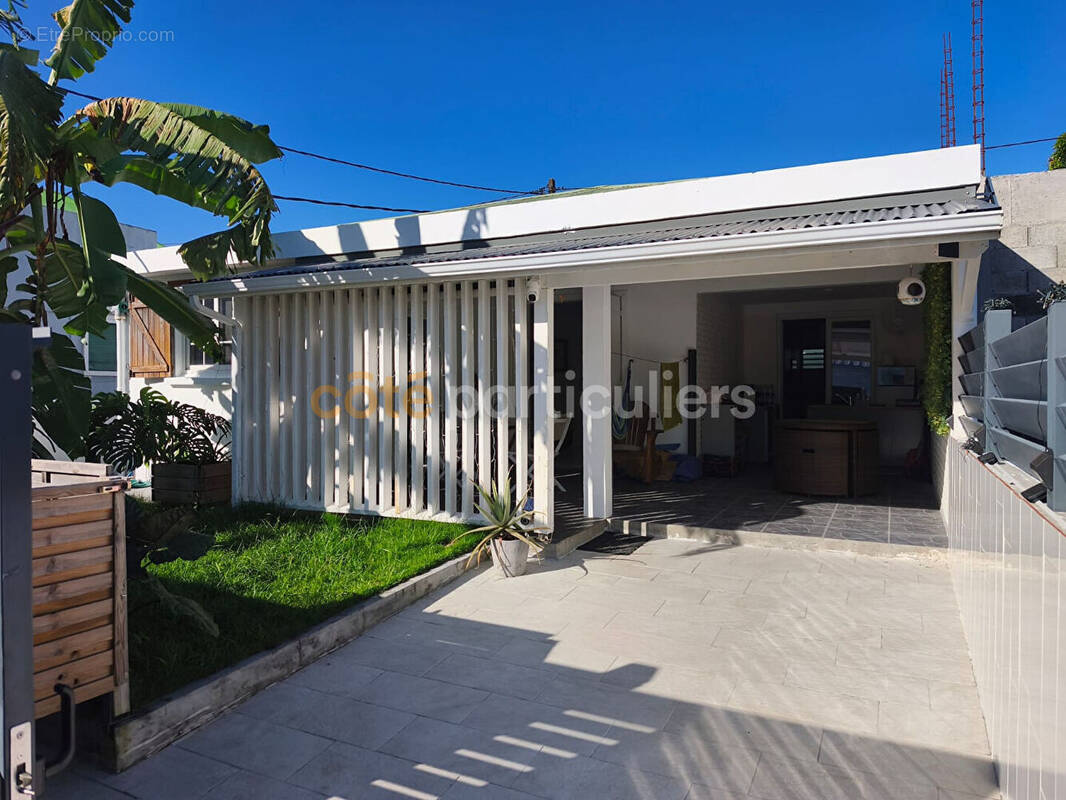 Maison à BAIE-MAHAULT