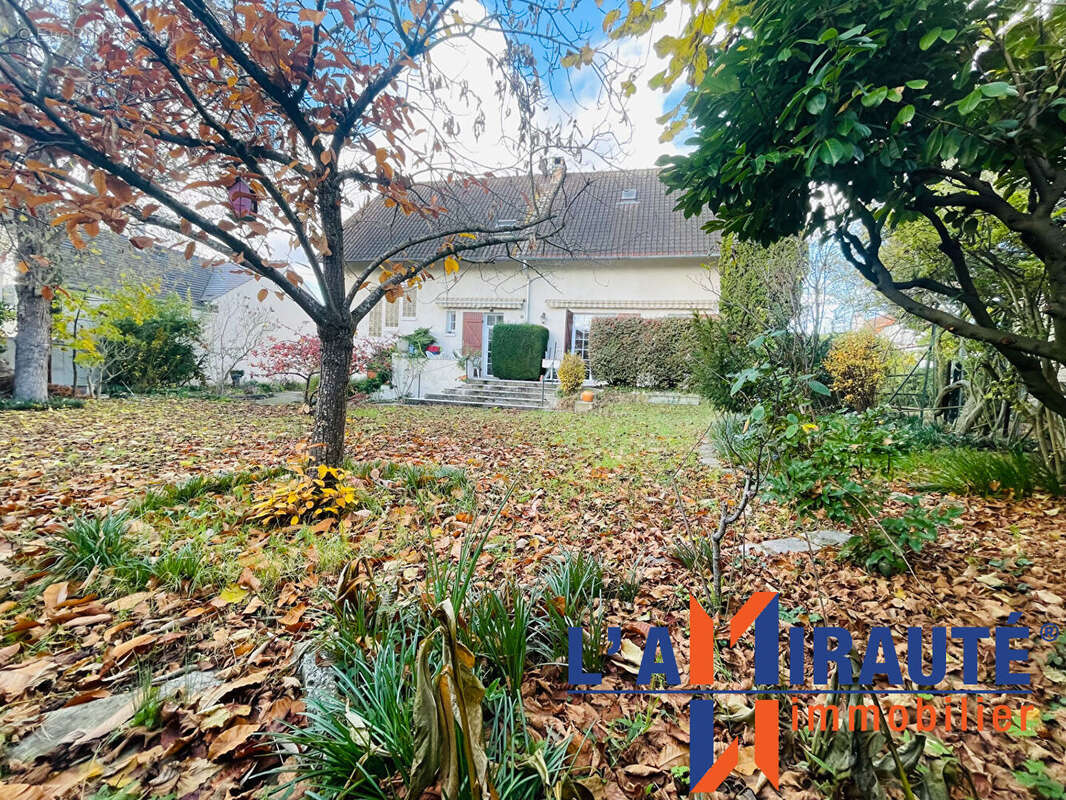 Maison à SARTROUVILLE
