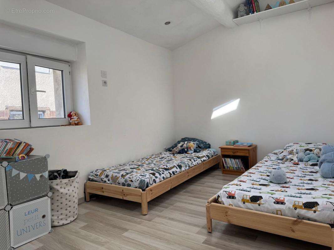 Maison à VILLARDONNEL