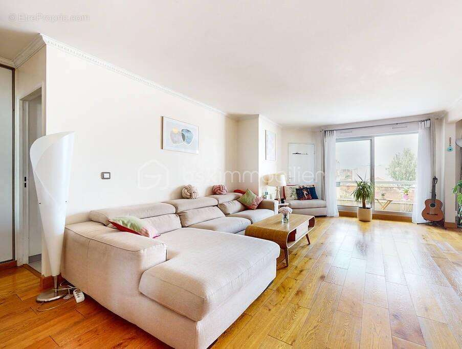 Appartement à LES LILAS