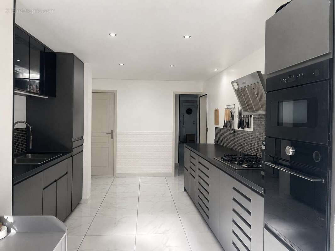 Maison 194 m² à Plan-De-Cuques  - photo 5
