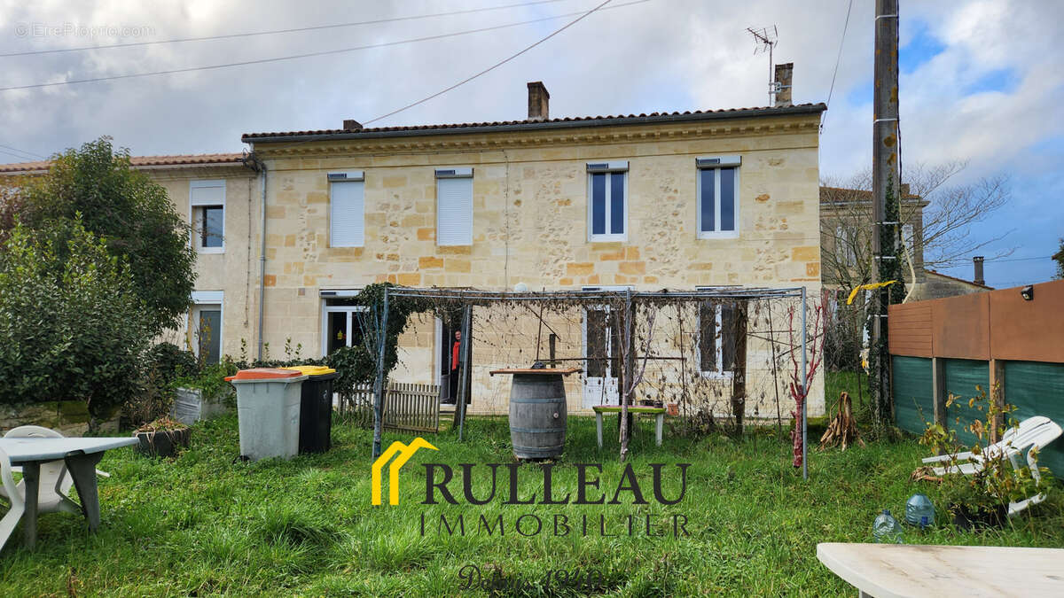 Maison à COMPS