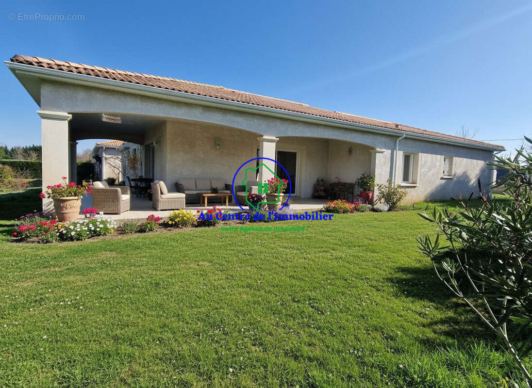 Maison à ROQUEFORT