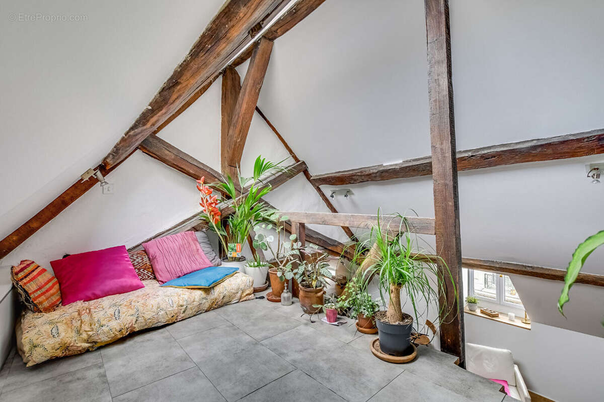 Appartement à PARIS-10E