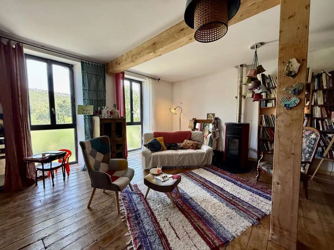 Maison à FEUILLA